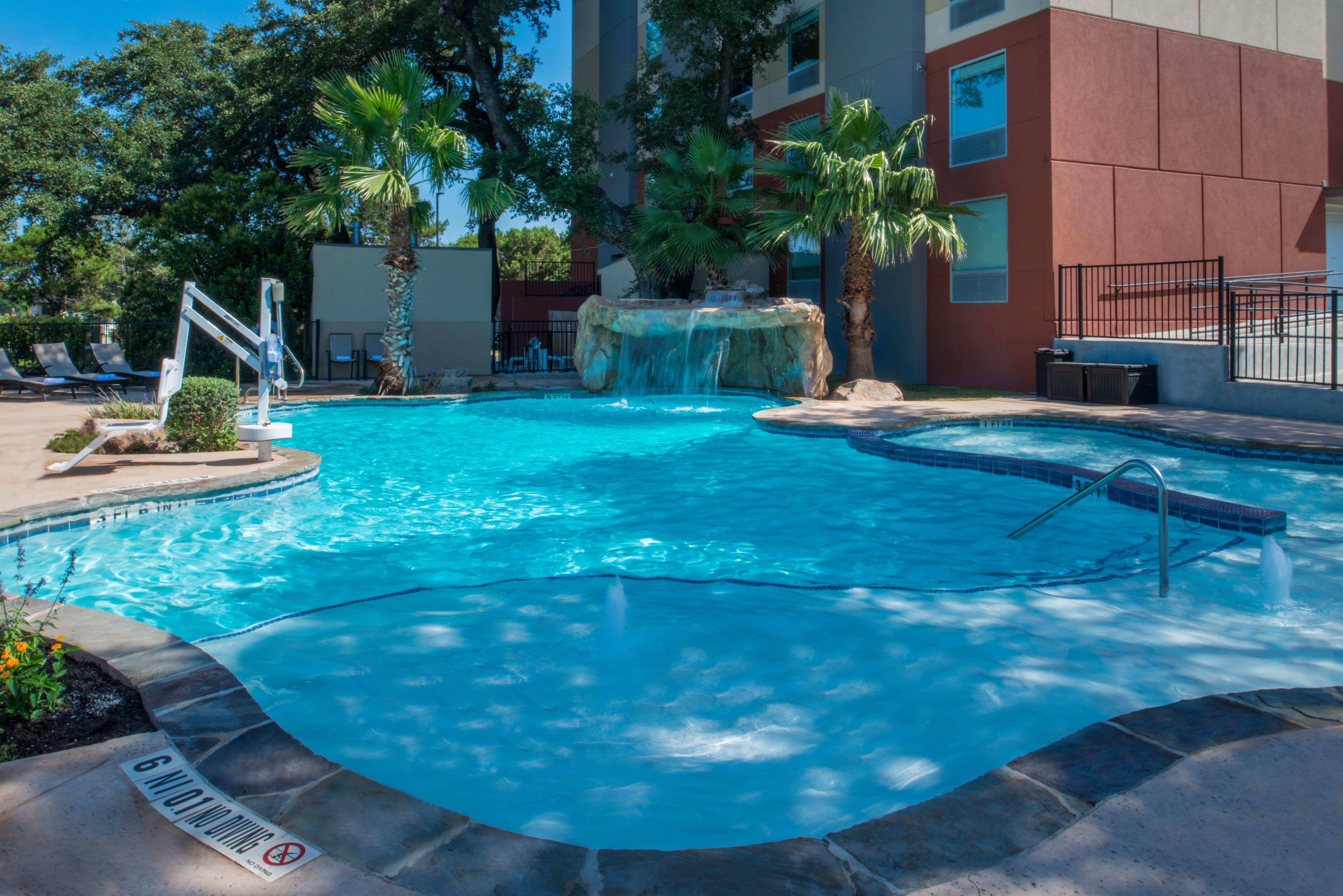 Holiday Inn Express & Suites San Antonio Medical Center North, An Ihg Hotel Exterior photo