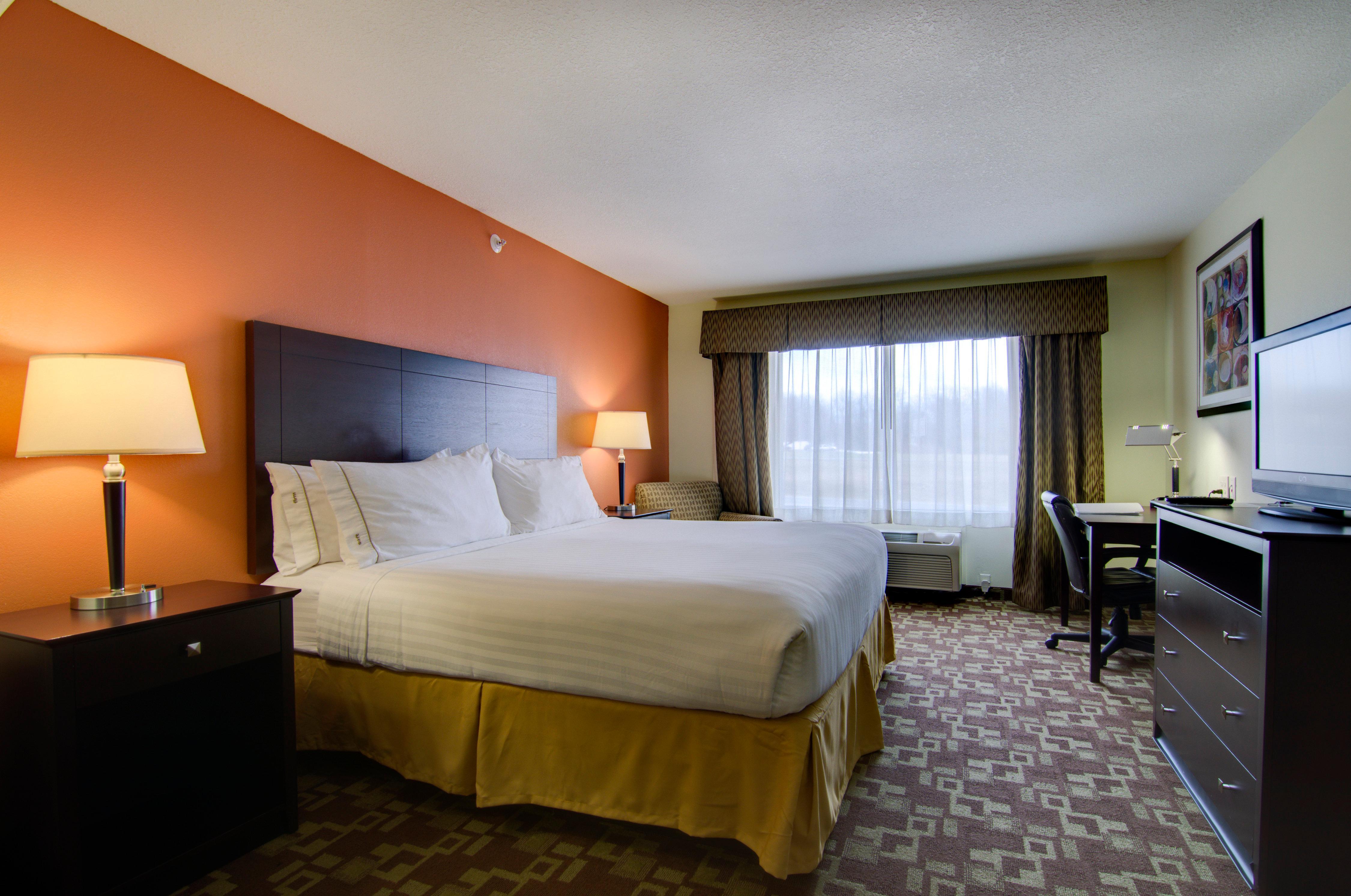 Holiday Inn Express Hotel & Suites Kansas City Sports Complex, An Ihg Hotel Exterior photo