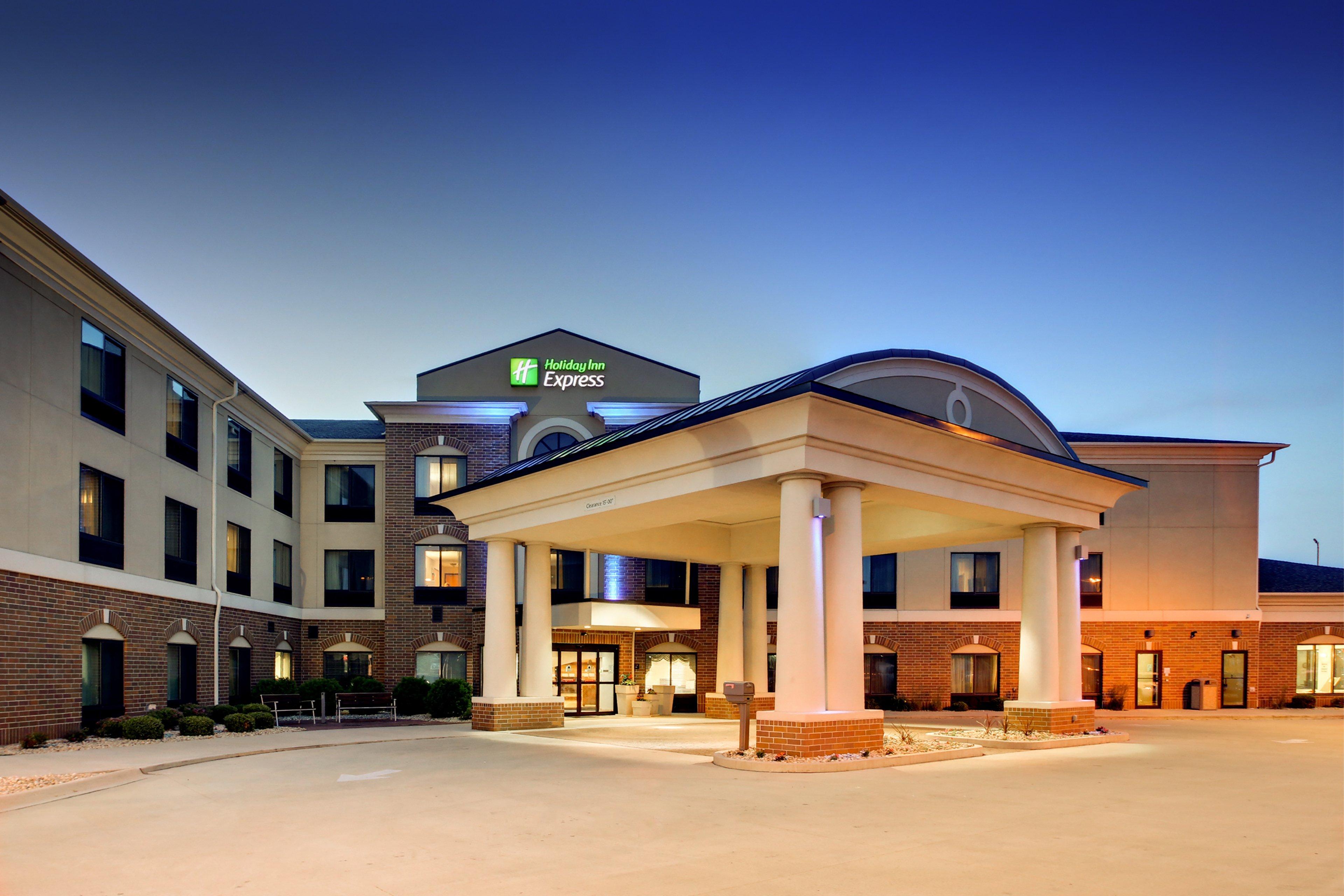 Holiday Inn Express Peru-Lasalle Area, An Ihg Hotel Exterior photo