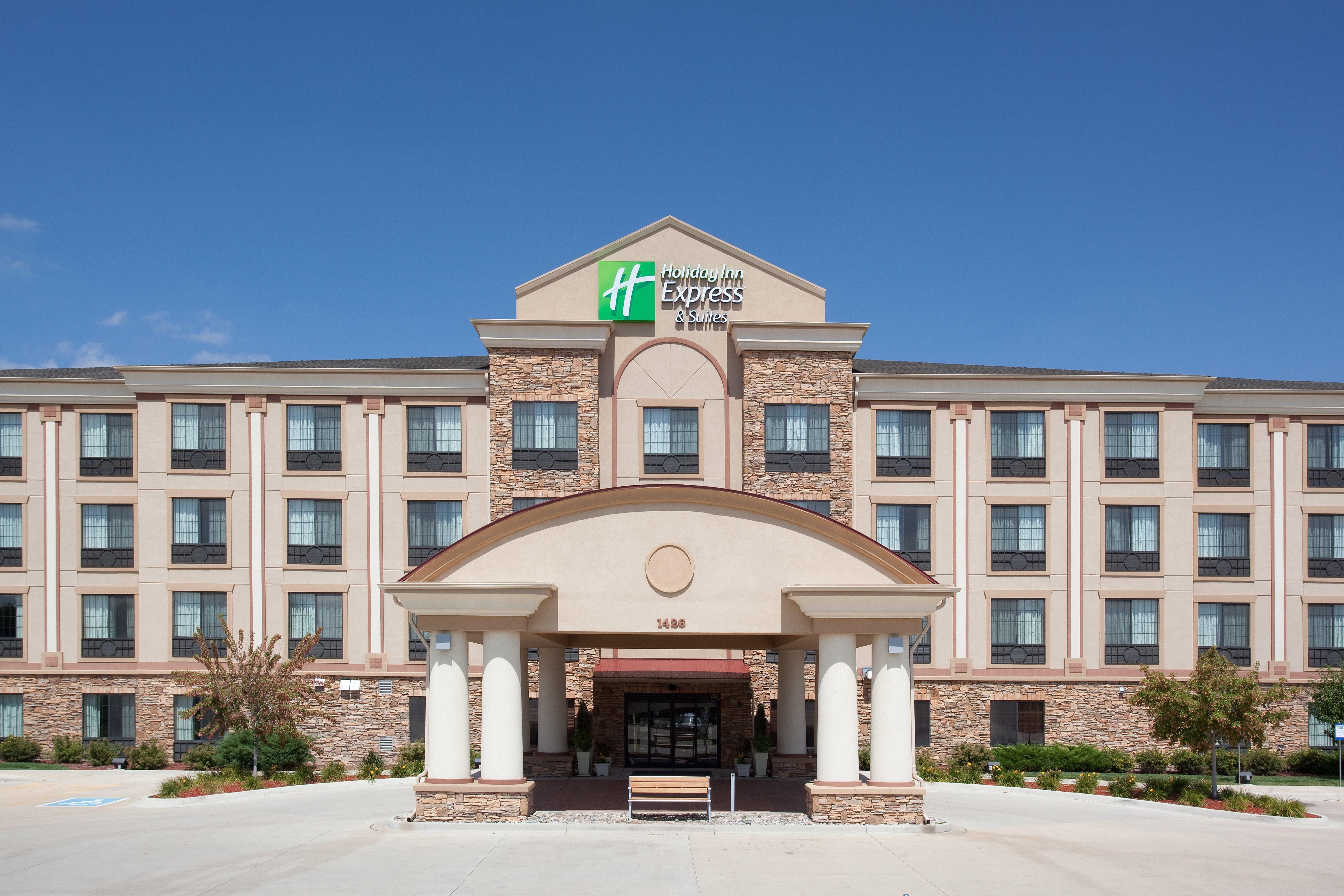 Holiday Inn Express Hotel & Suites Fort Collins, An Ihg Hotel Exterior photo