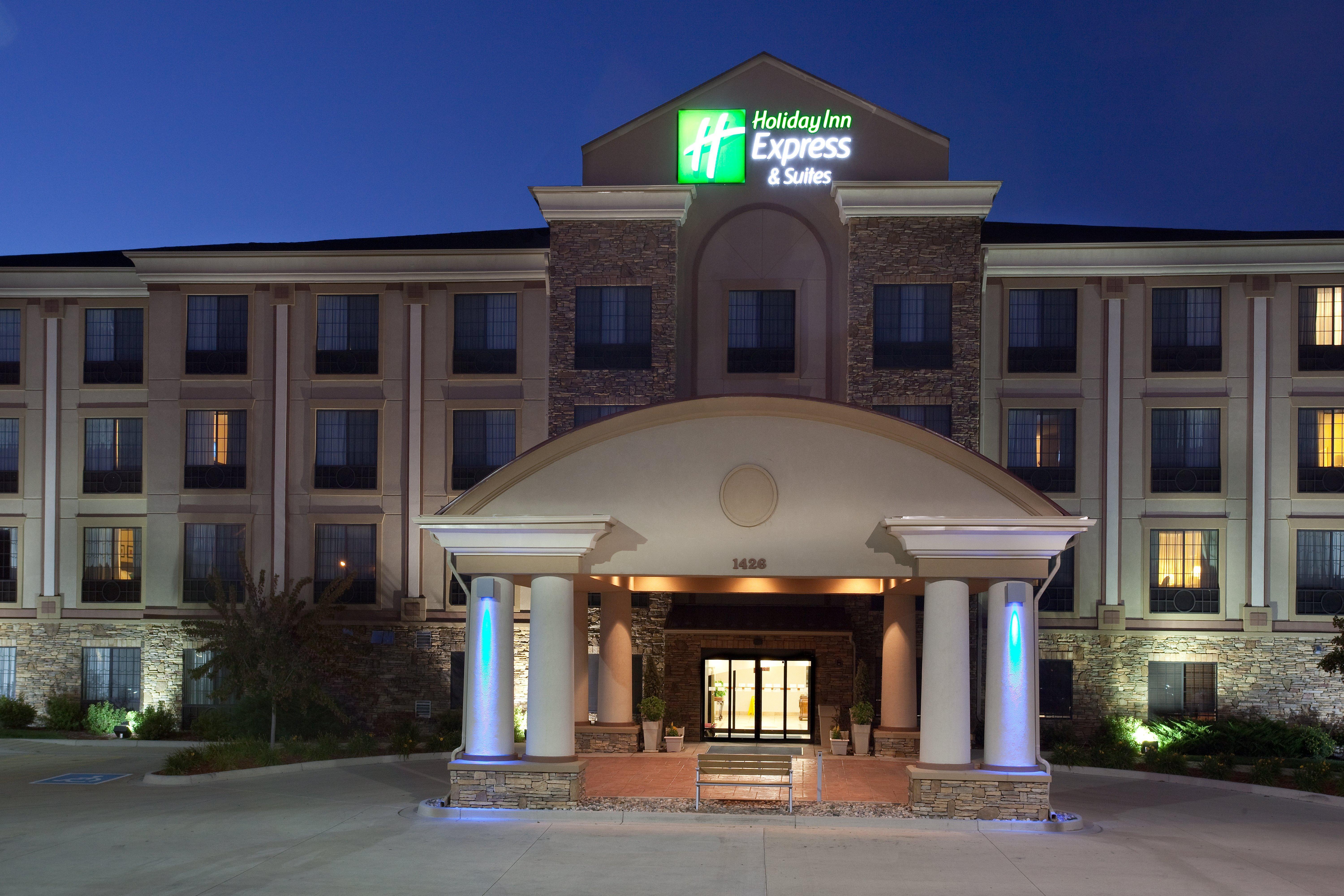 Holiday Inn Express Hotel & Suites Fort Collins, An Ihg Hotel Exterior photo