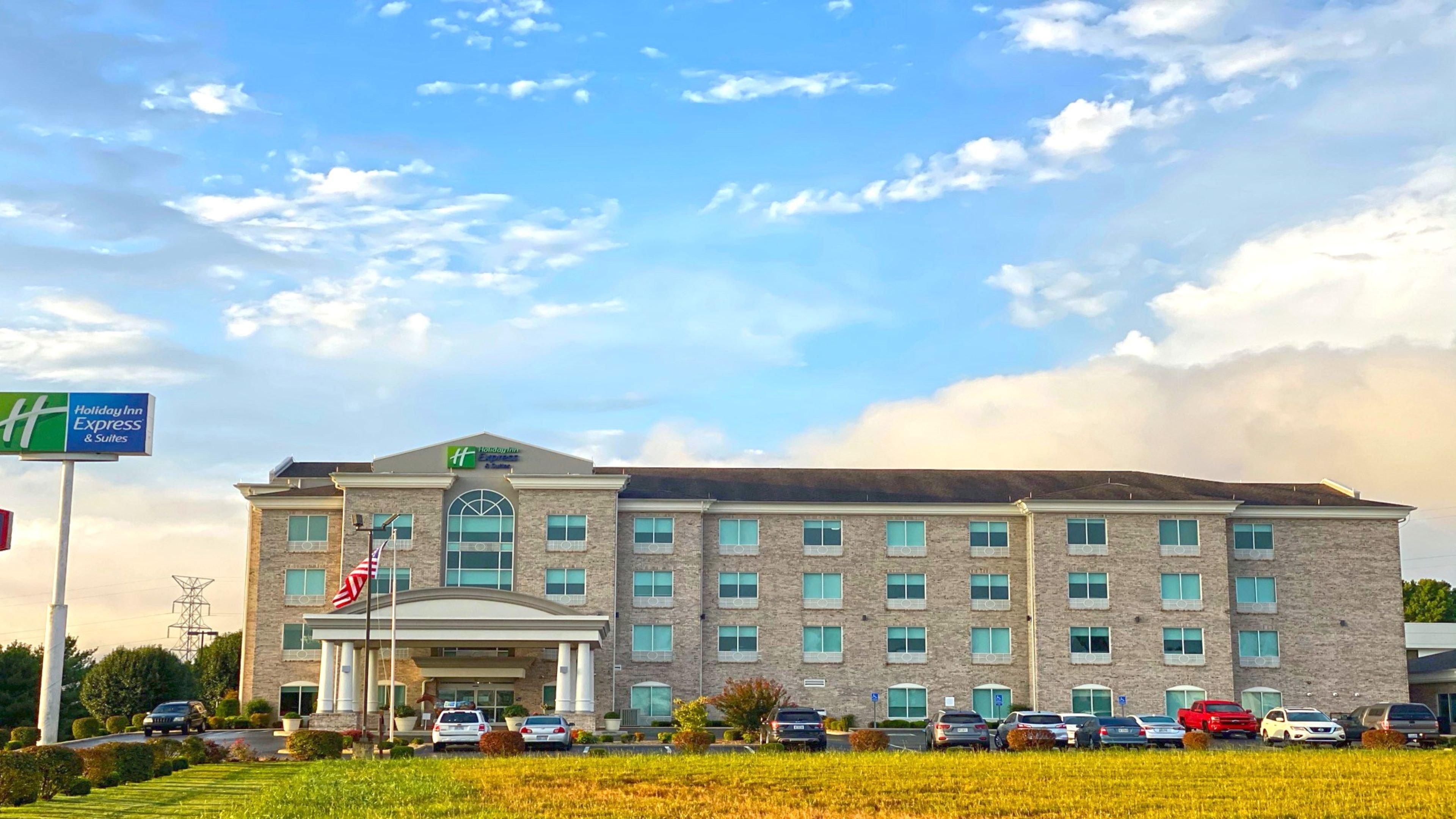 Holiday Inn Express Hotel & Suites Somerset Central, An Ihg Hotel Exterior photo