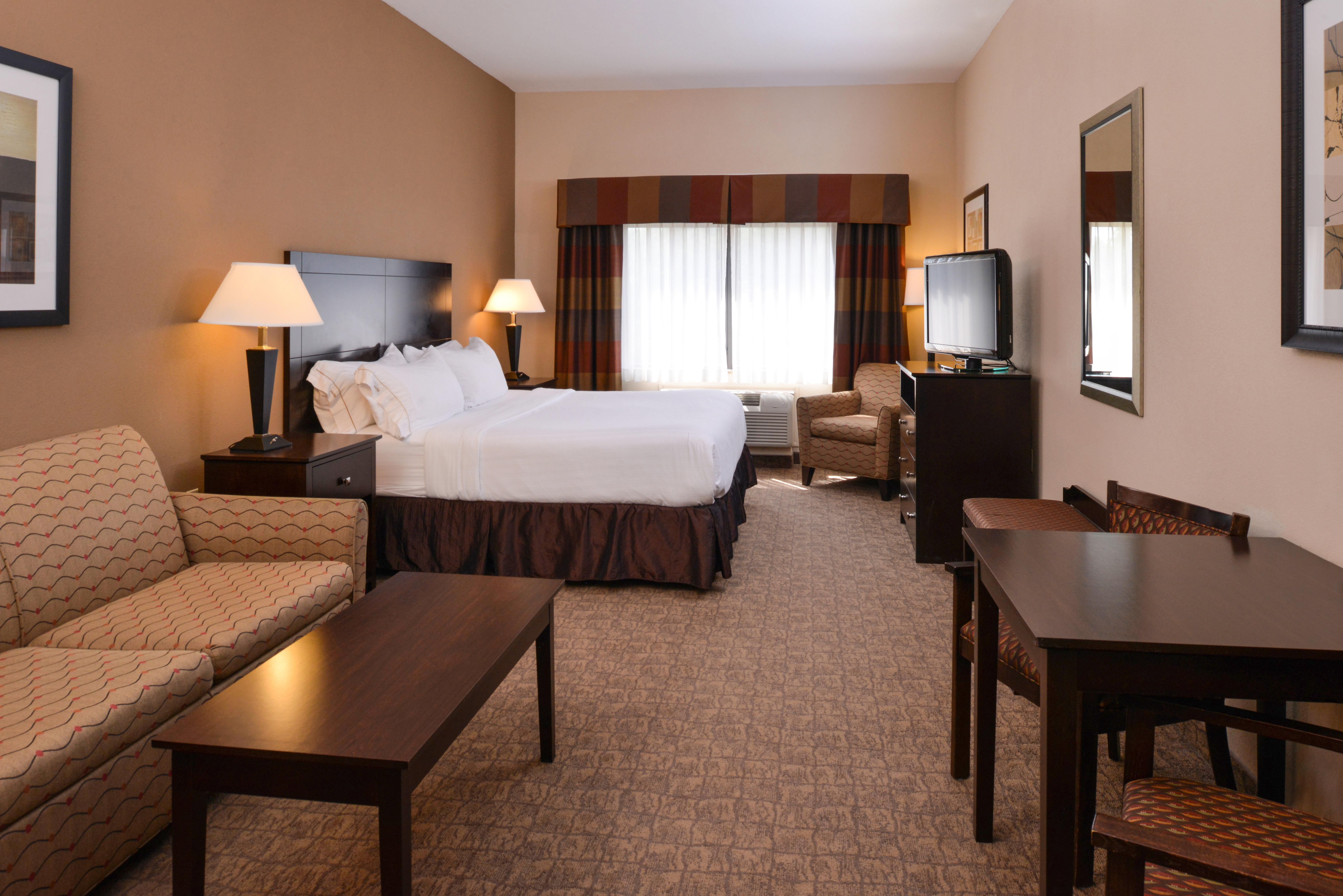 Holiday Inn Express & Suites Bridgeport, An Ihg Hotel Exterior photo
