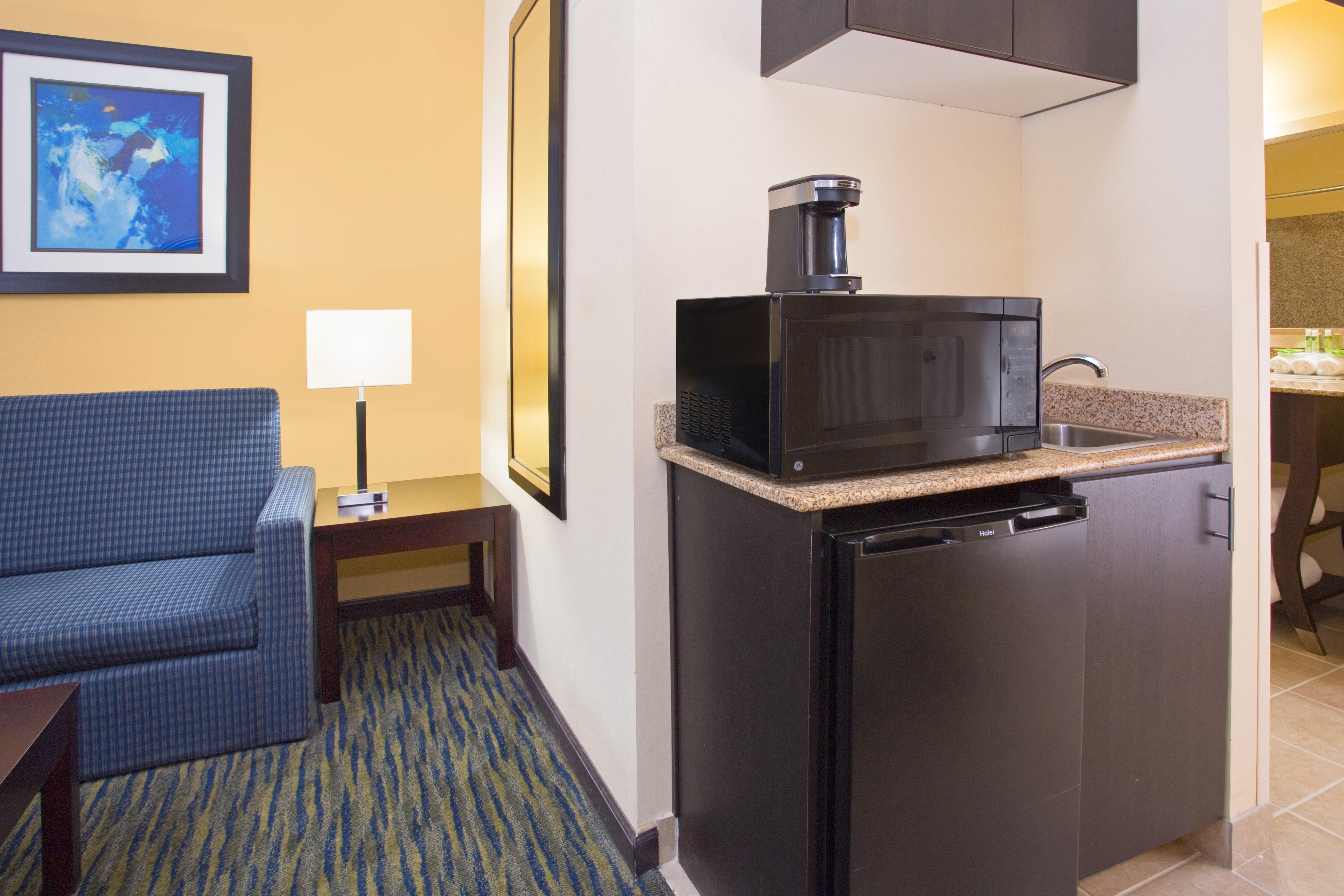 Holiday Inn Express & Suites Denver North - Thornton, An Ihg Hotel Exterior photo