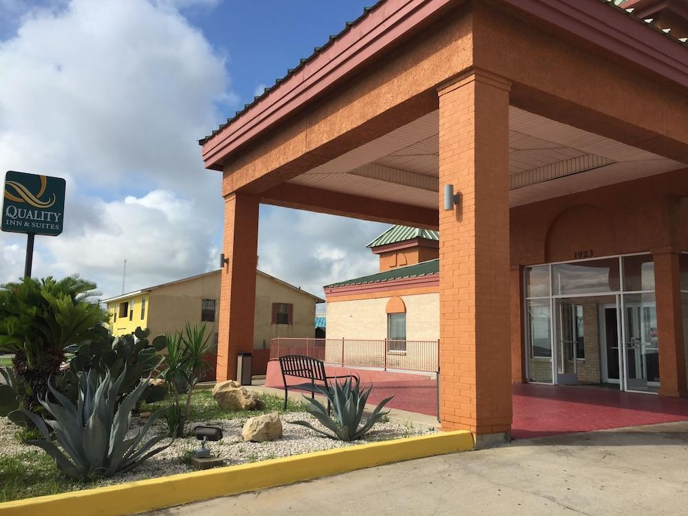 Econo Lodge Inn & Suites Eagle Pass Exterior photo