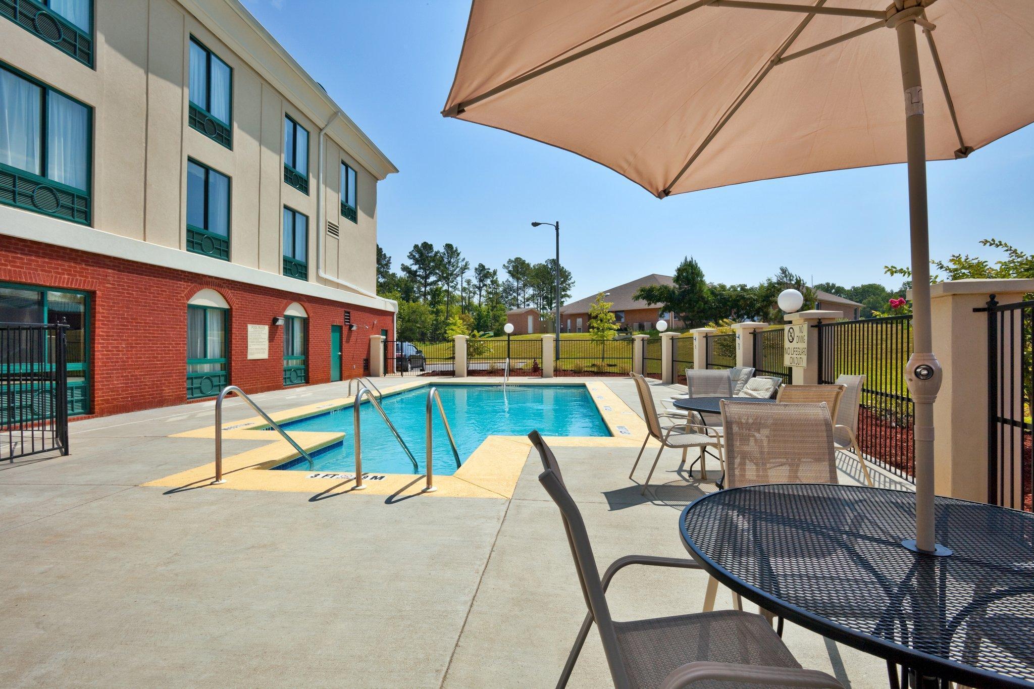 Holiday Inn Express Hotel & Suites Selma, An Ihg Hotel Exterior photo