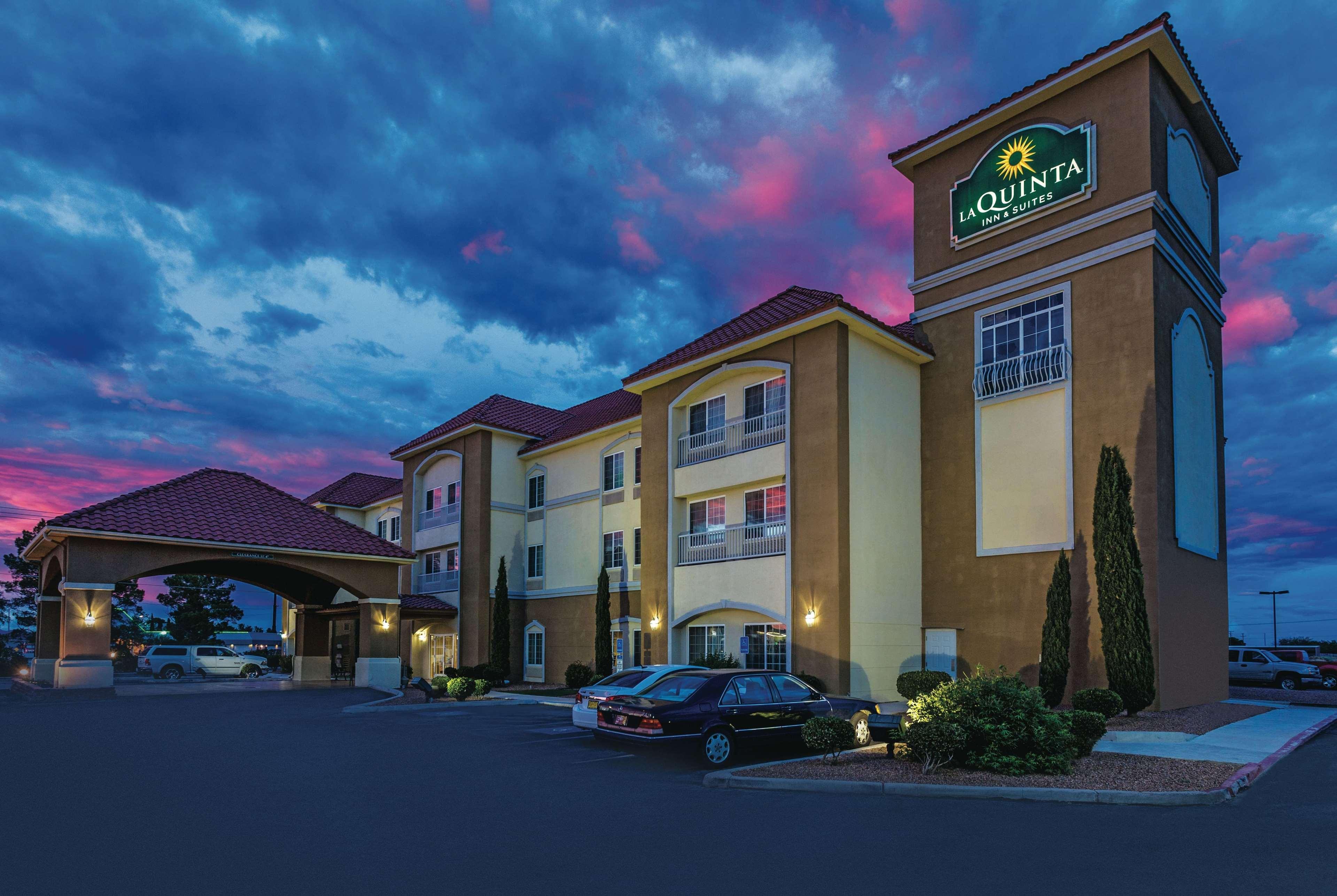 La Quinta By Wyndham Deming Hotel Exterior photo