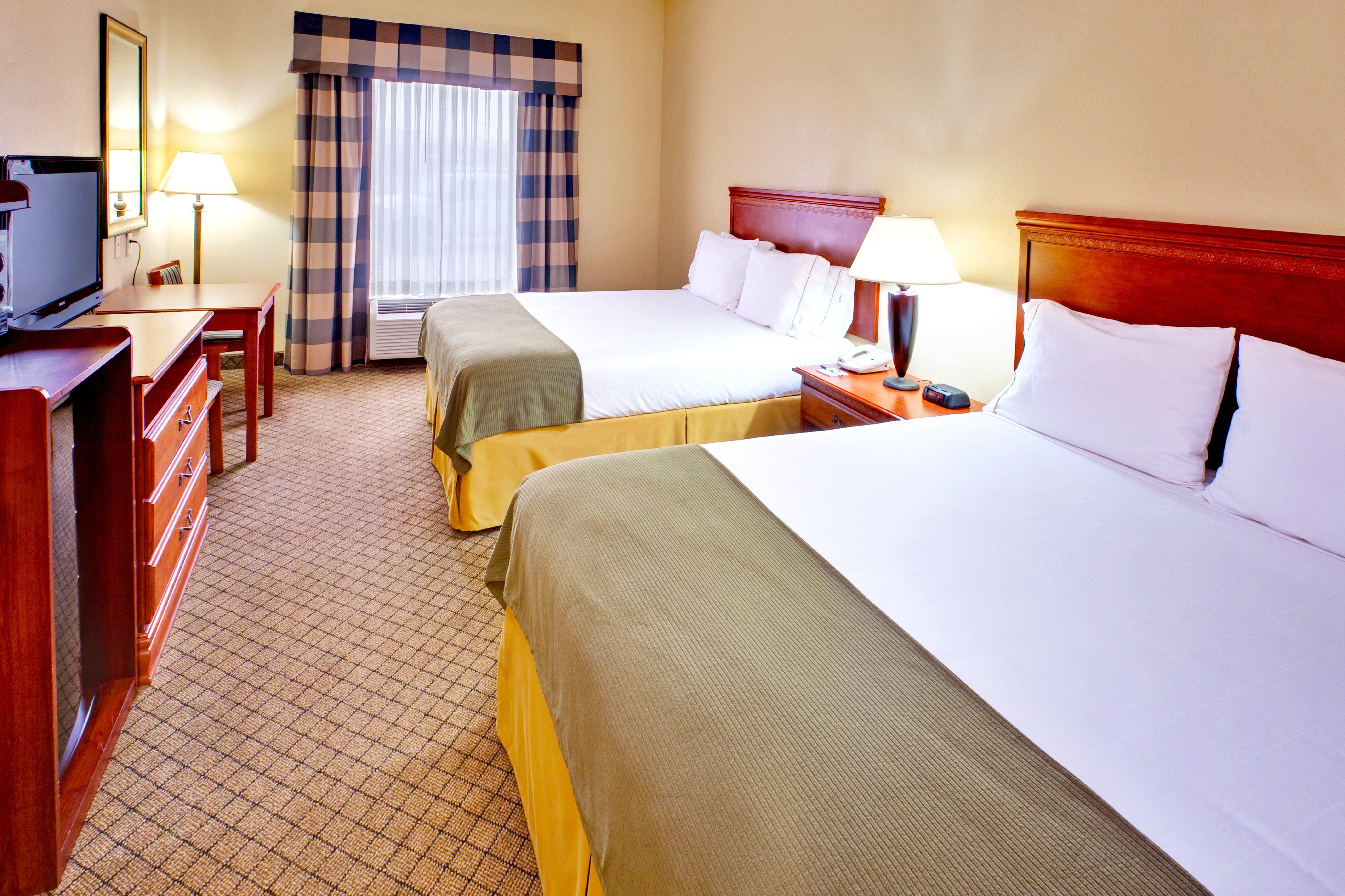 Holiday Inn Express & Suites Greenwood Room photo