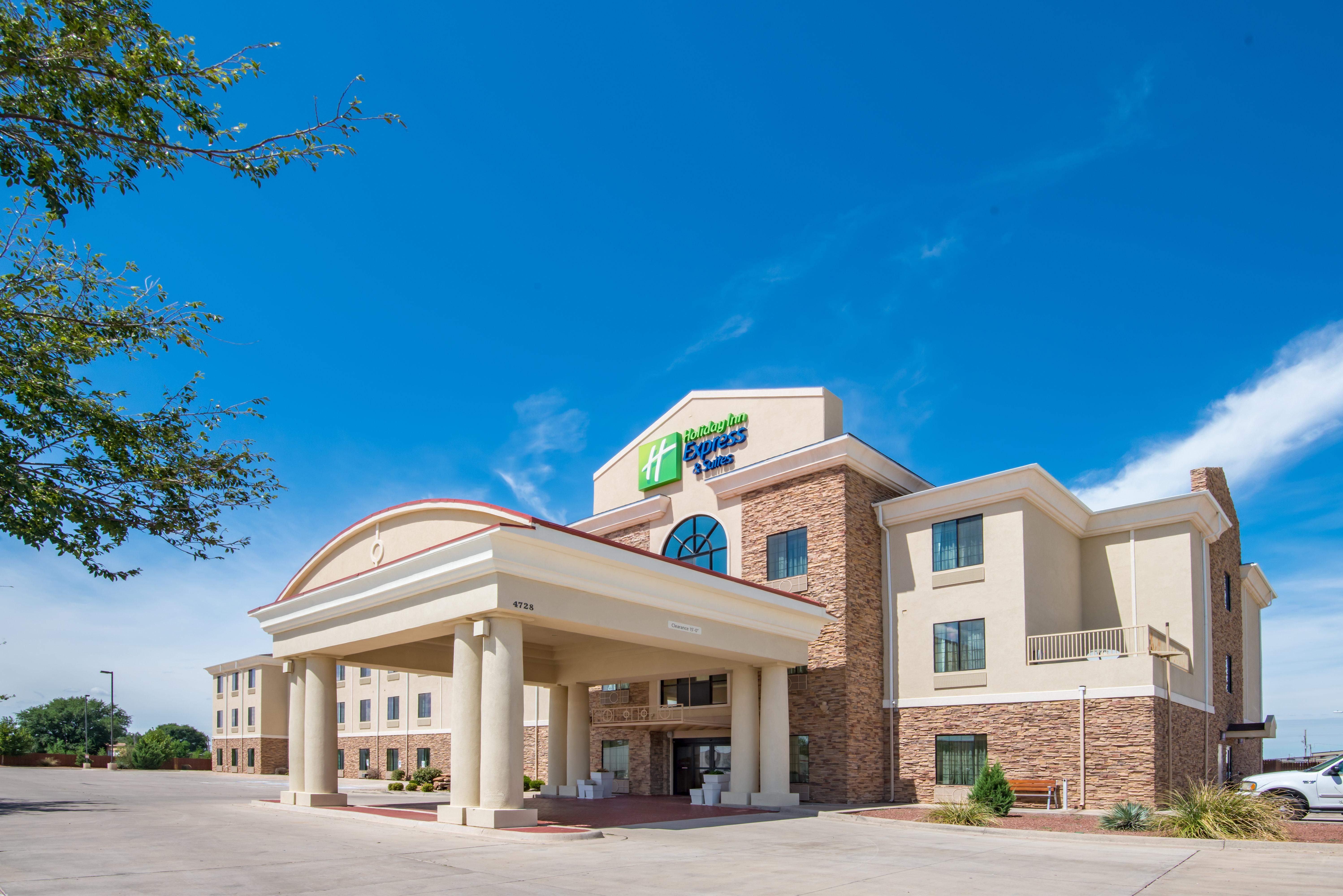 Holiday Inn Express & Suites Clovis, An Ihg Hotel Exterior photo