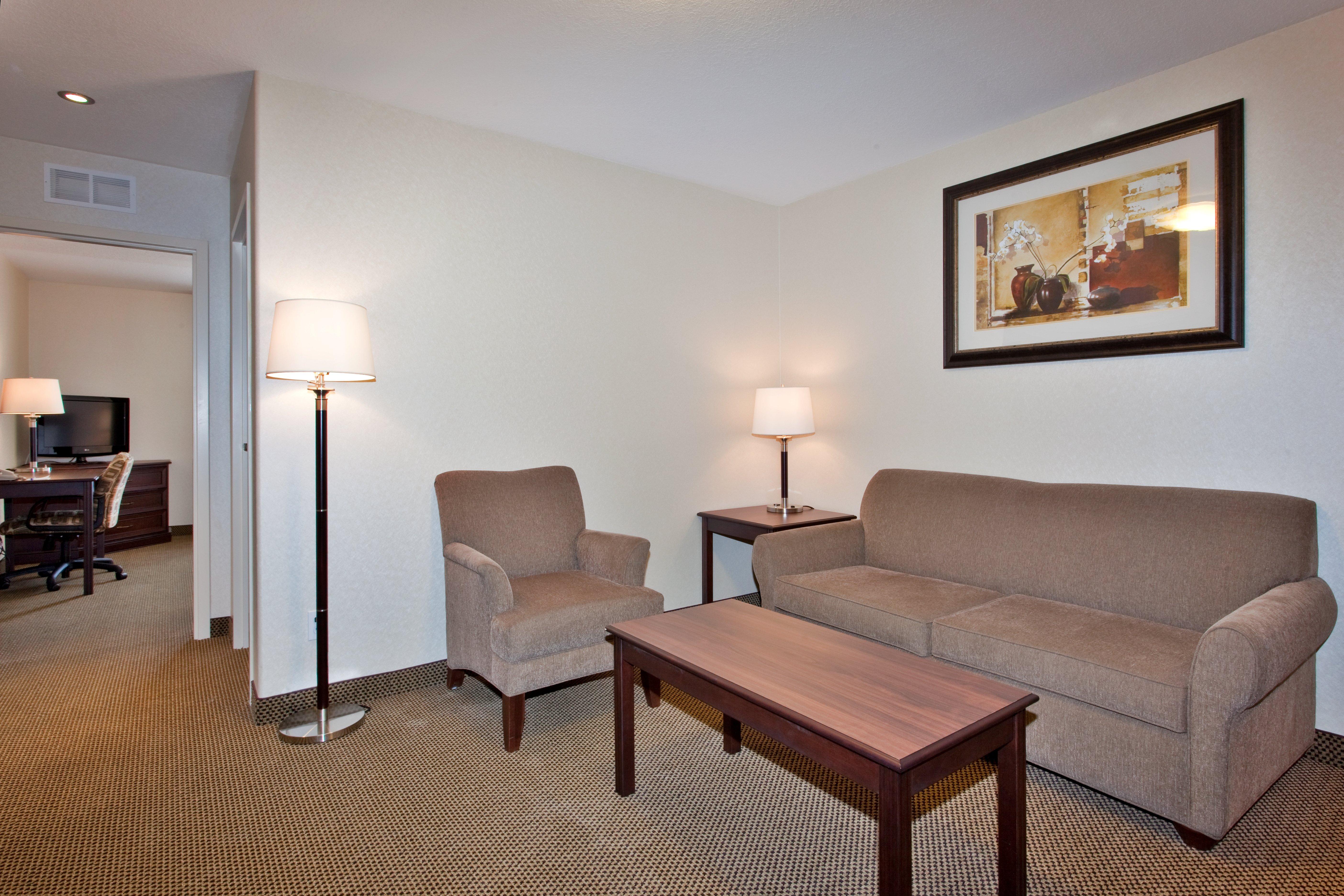 Holiday Inn Express & Suites Whitecourt, An Ihg Hotel Room photo