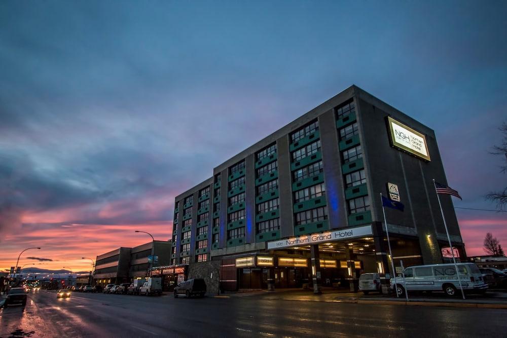Ramada By Wyndham Northern Grand Hotel & Conference Centre Fort St. John Exterior photo