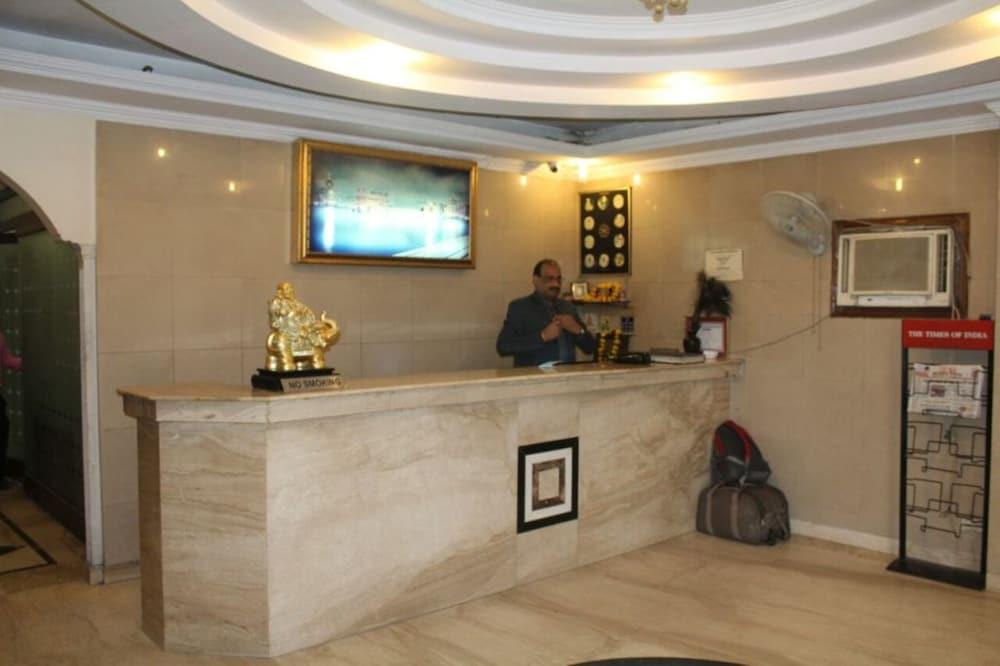 Hotel Singh Continetal New Delhi Exterior photo