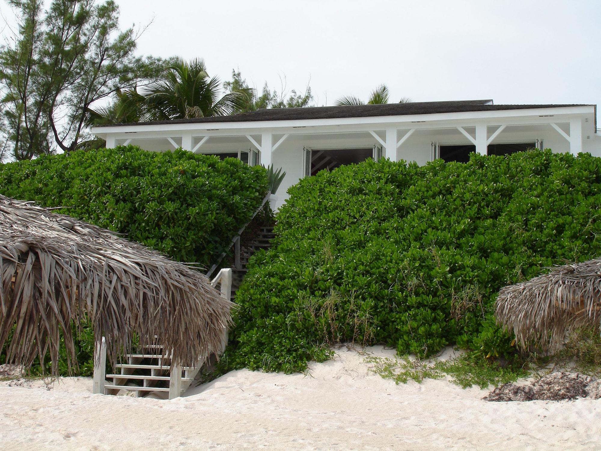 Coral Sands Hotel Dunmore Town Exterior photo