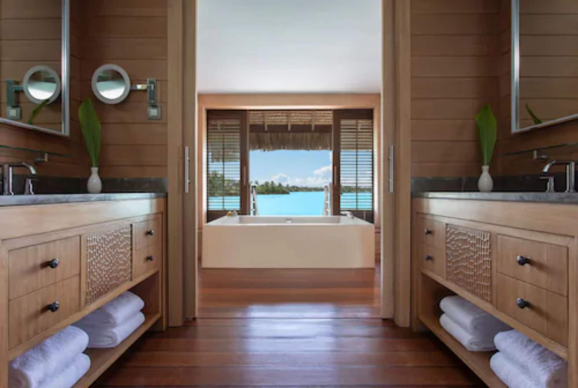 Four Seasons Resort Bora Bora Exterior photo