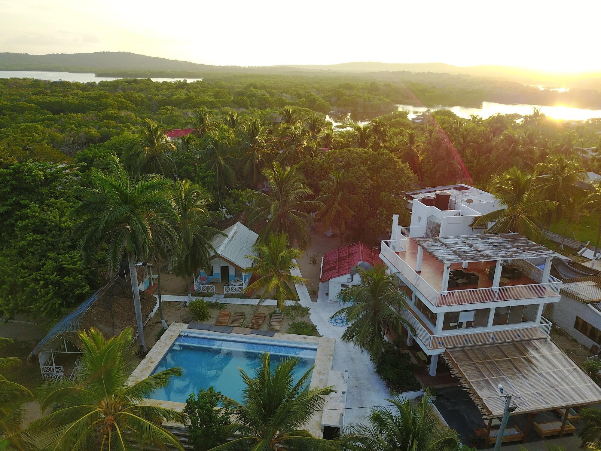 Hotel Fenix Beach Cartagena Playa de Punta Arena Exterior photo