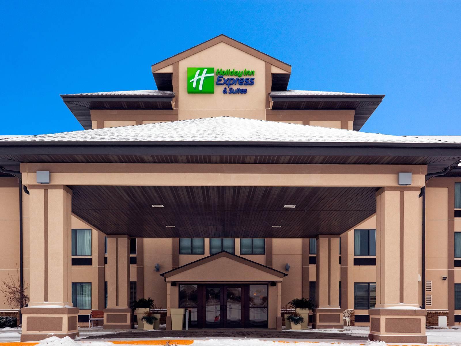Holiday Inn Express Hotel - Winner Exterior photo
