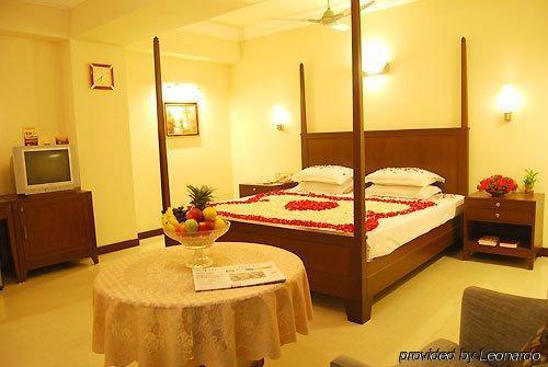 Breeze Hotel Chennai Room photo