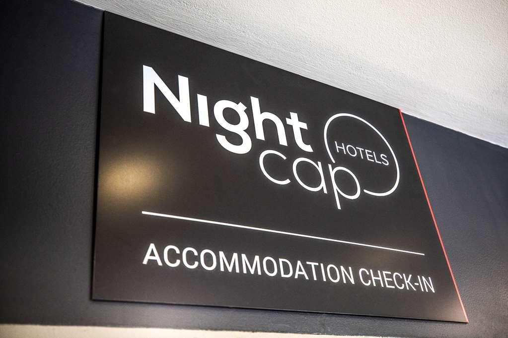 Nightcap At High Flyer Hotel Bankstown Interior photo