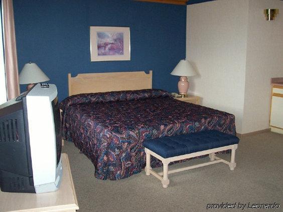 The 108 Golf Resort 108 Mile Ranch Room photo