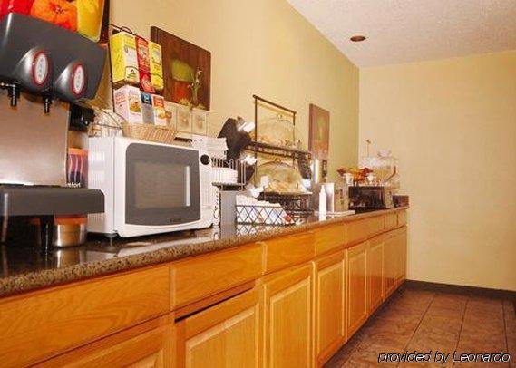 Quality Inn Airport Colorado Springs Restaurant photo