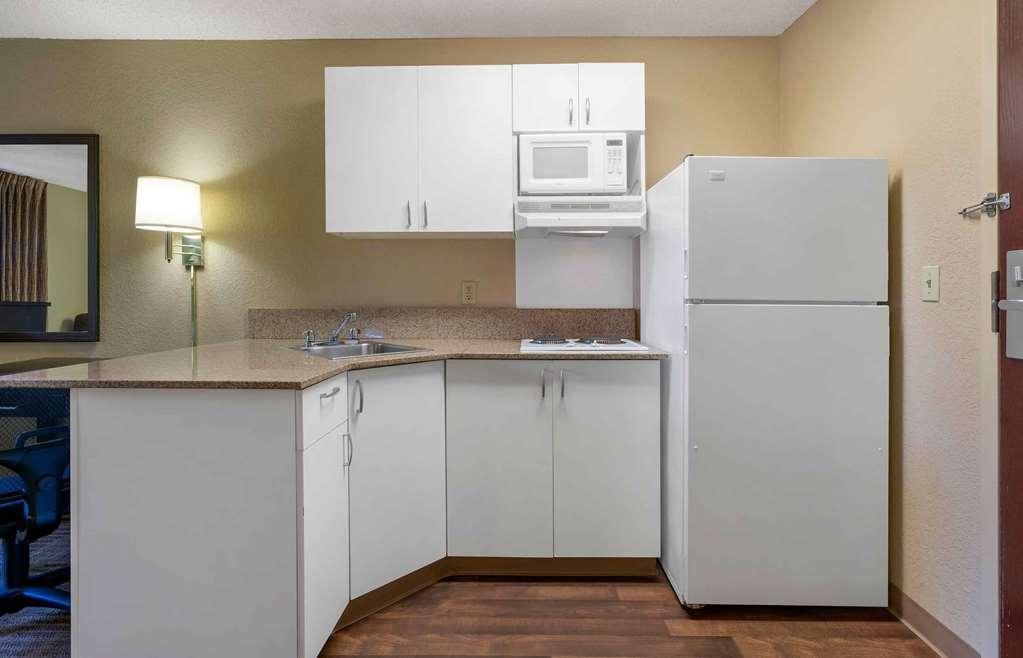 Extended Stay America Suites - Santa Rosa - North Room photo