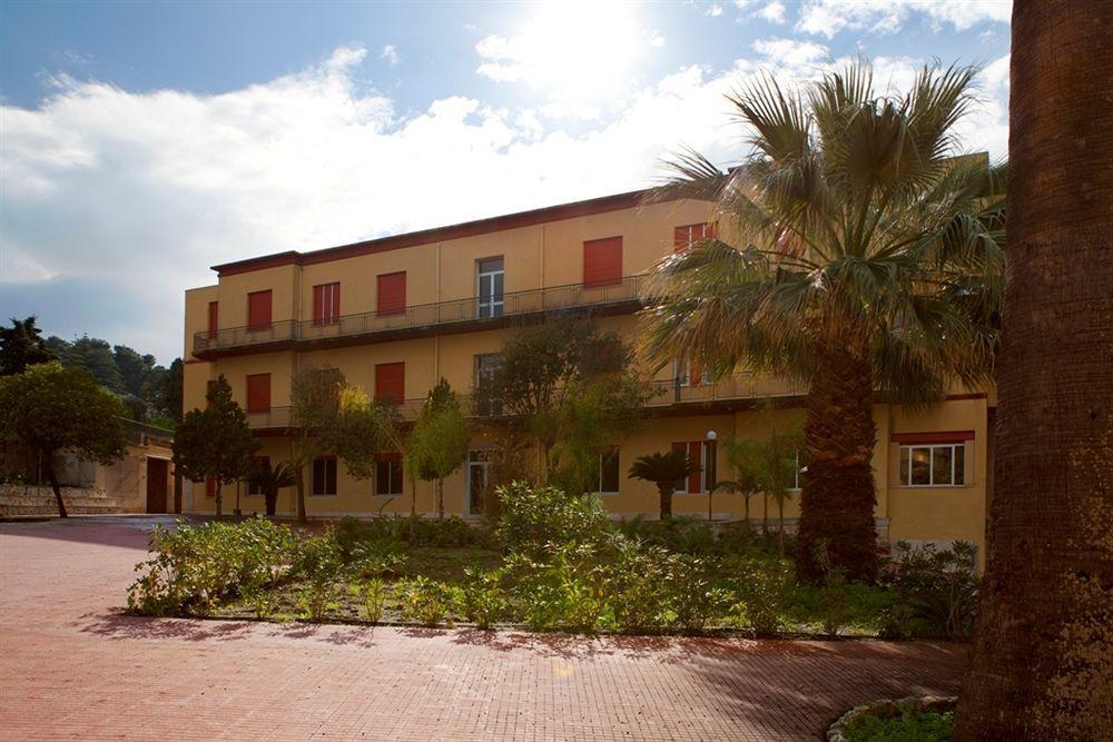 Hotel Villa Sant' Andrea Valderice Exterior photo