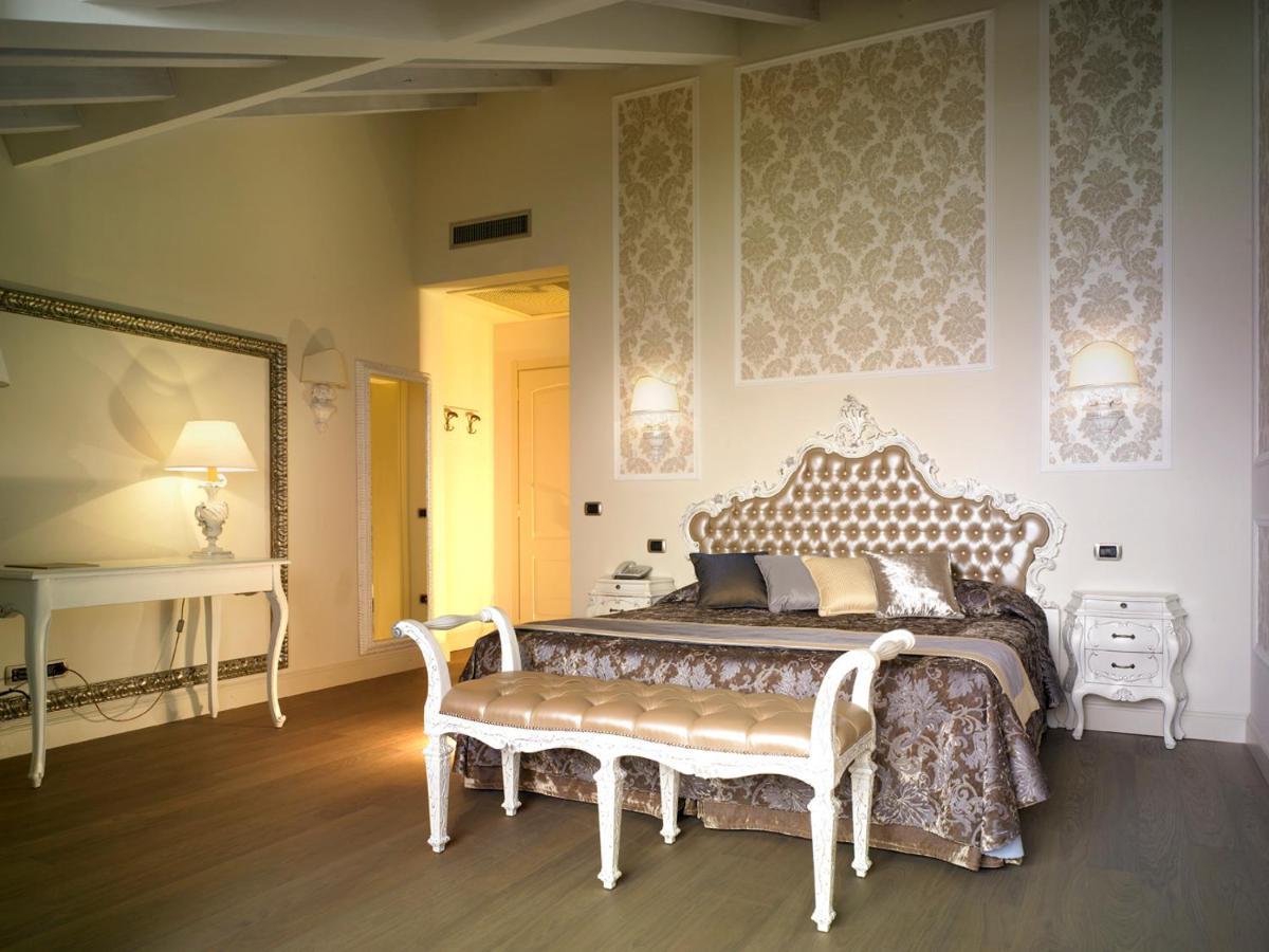 Hotel Villa Del Sogno Gardone Riviera Room photo