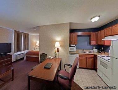 Hawthorn Suites By Wyndham Cincinnati/Sharonville Room photo