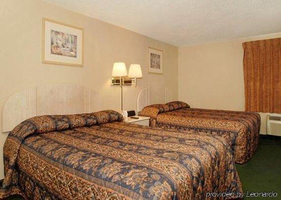 Quality Inn & Suites Glenmont - Albany South Room photo