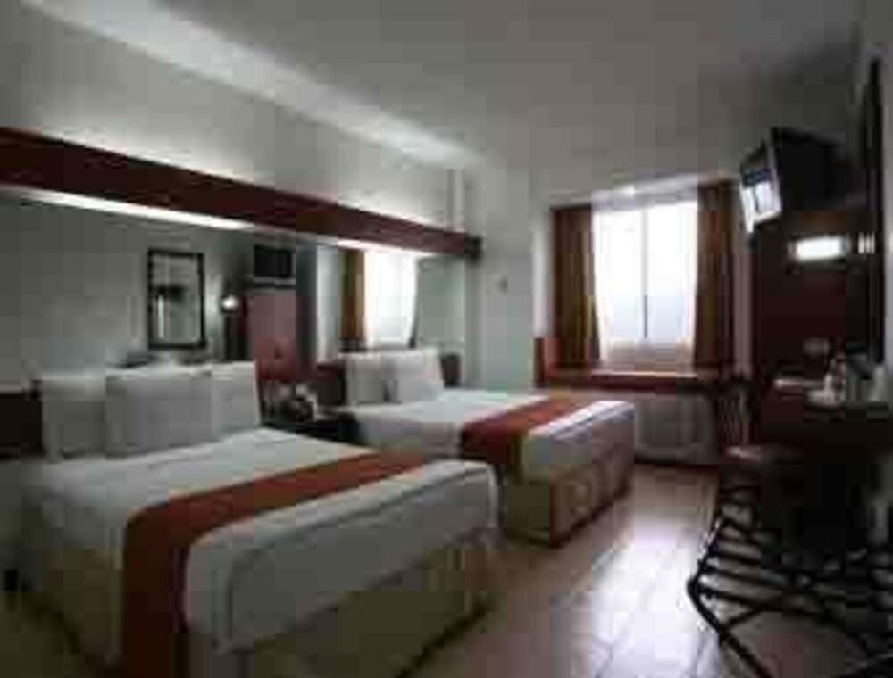 Microtel By Wyndham Baguio Baguio City Room photo