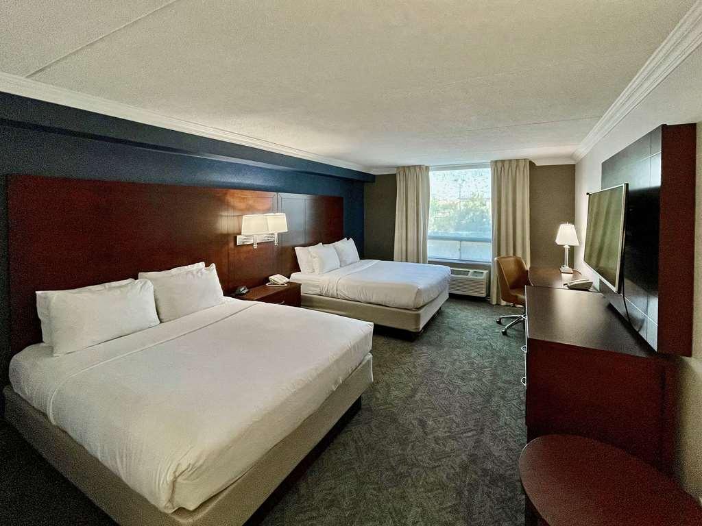 Comfort Inn & Conference Centre Toronto Airport Room photo