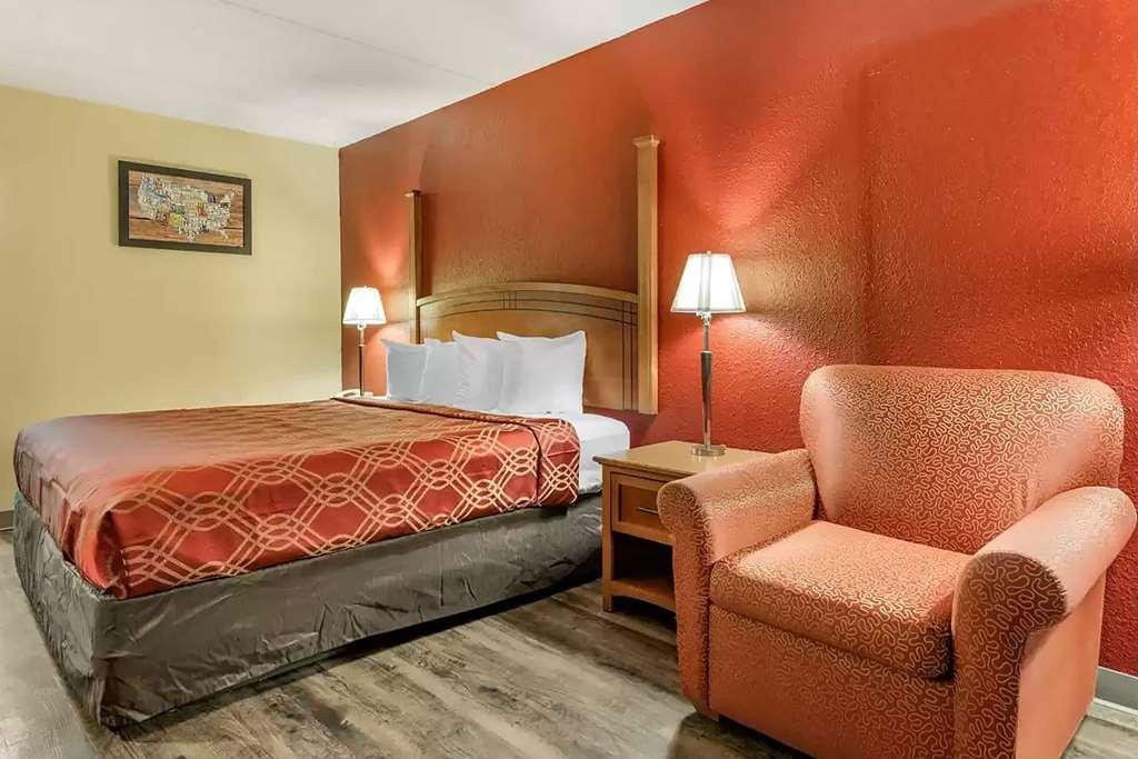 Super 8 By Wyndham Perrysburg-Toledo Hotel Room photo