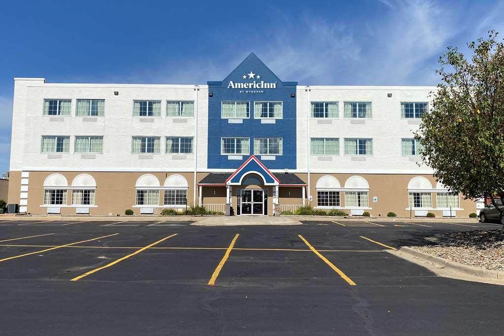 Americinn By Wyndham Cedar Rapids North Exterior photo