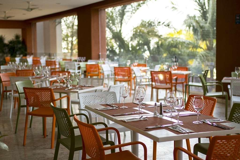 Azul Ixtapa Grand All Inclusive Suites - Spa & Convention Center Restaurant photo