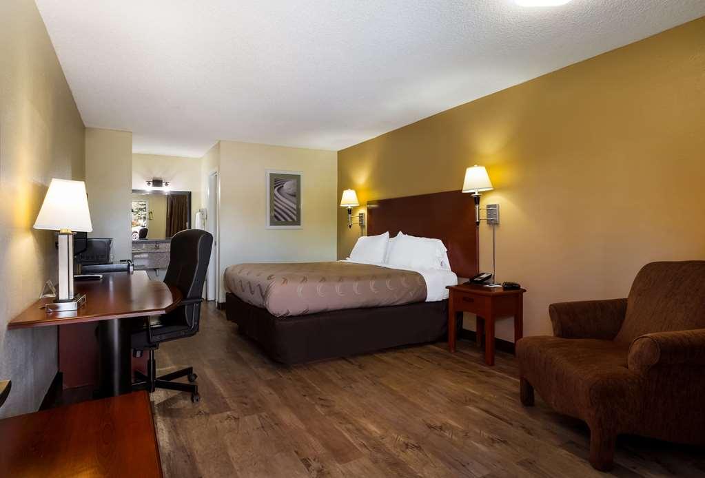 Econo Lodge Brownsville Room photo