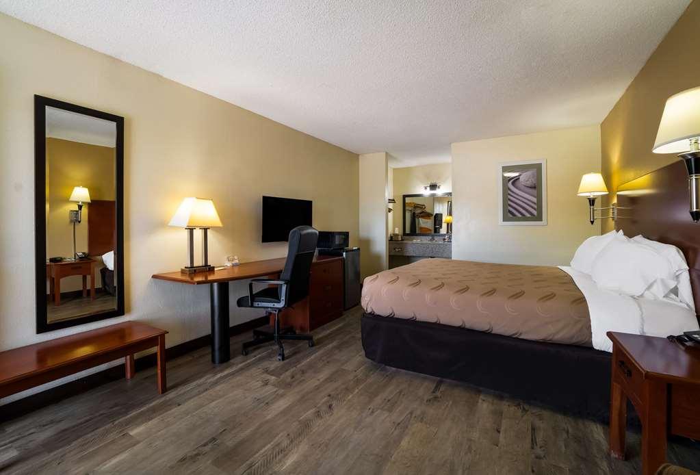 Econo Lodge Brownsville Room photo