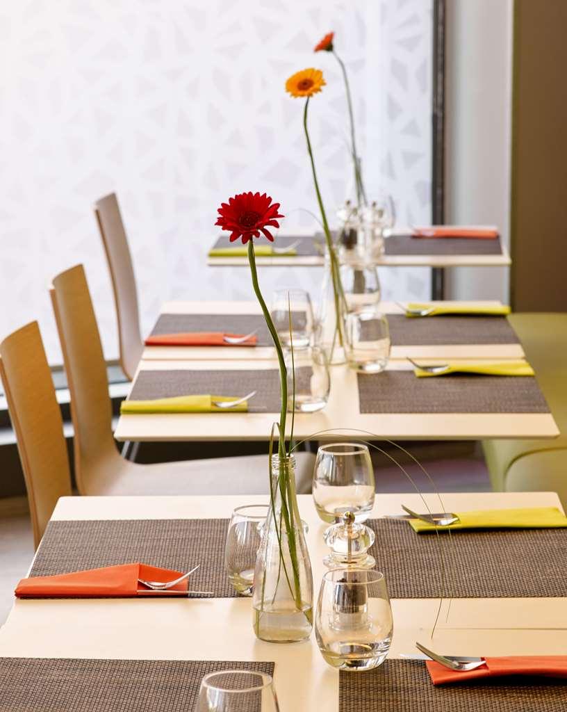 Park Inn By Radisson Lille Grand Stade Villeneuve-d'Ascq Restaurant photo