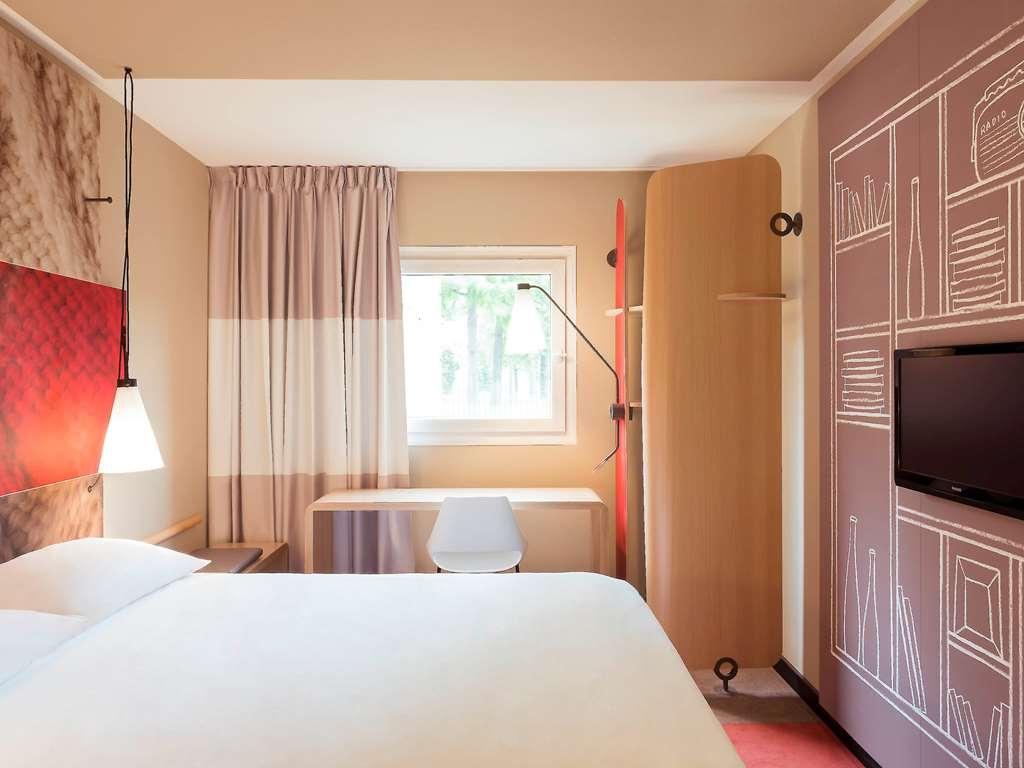 Ibis Styles Paris Poissy Hotel Room photo