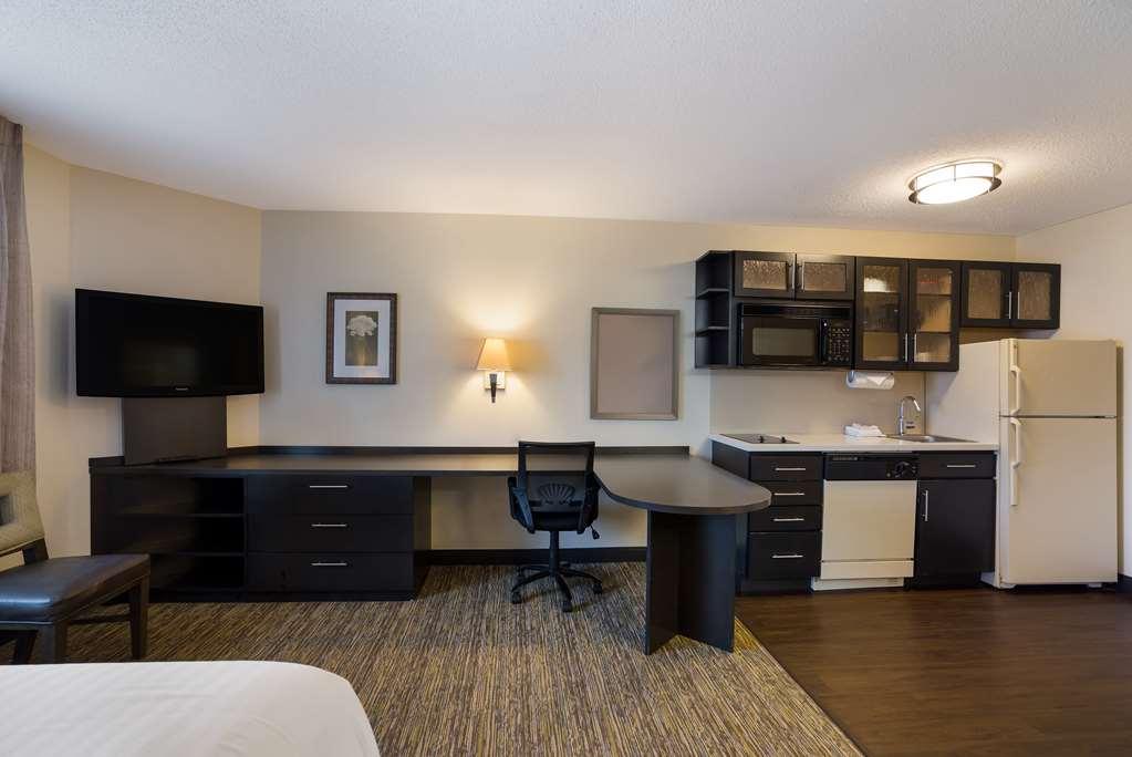 Sonesta Simply Suites Des Moines West Des Moines Room photo