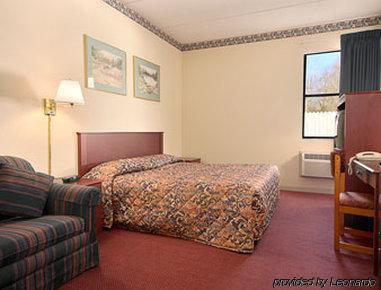 Super 8 By Wyndham Knoxville Downtown Area Room photo