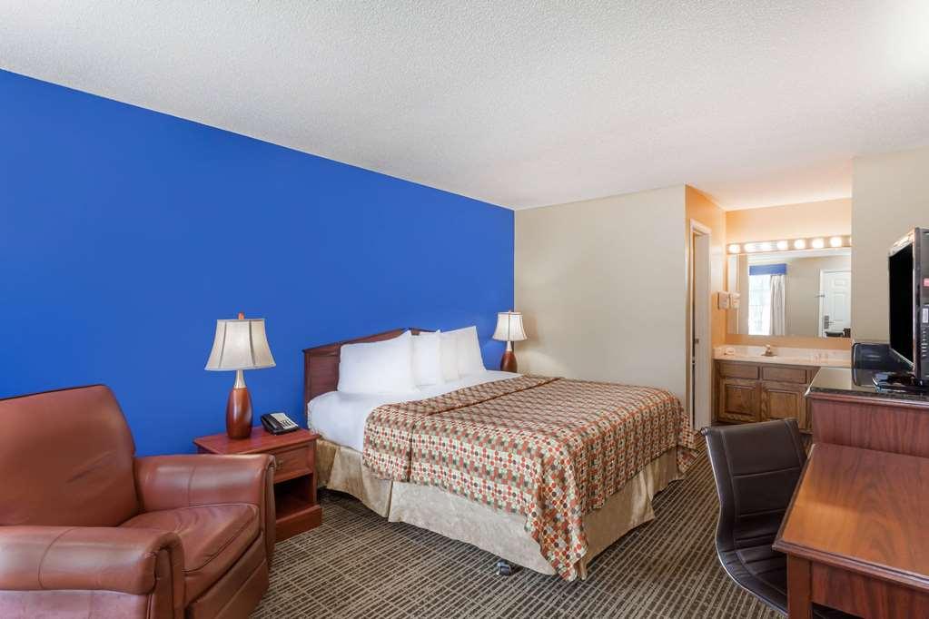 Baymont By Wyndham Florence/Muscle Shoals Room photo