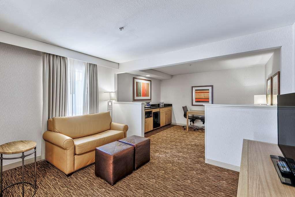 Doubletree By Hilton Vancouver Room photo