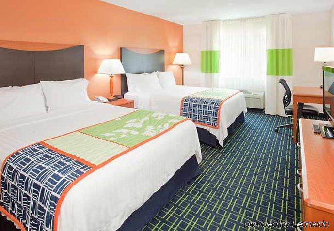 Fairfield Inn & Suites Houston Humble Room photo