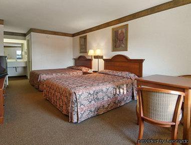 Amerivu Inn And Suites - Siler City Room photo