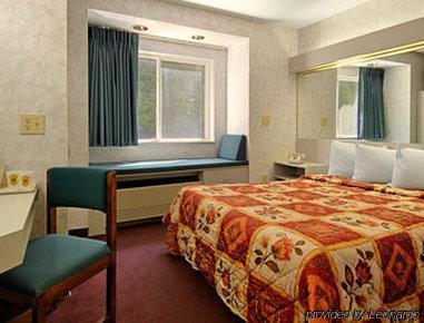 Super 8 By Wyndham Schenectady/Albany Area Hotel Room photo