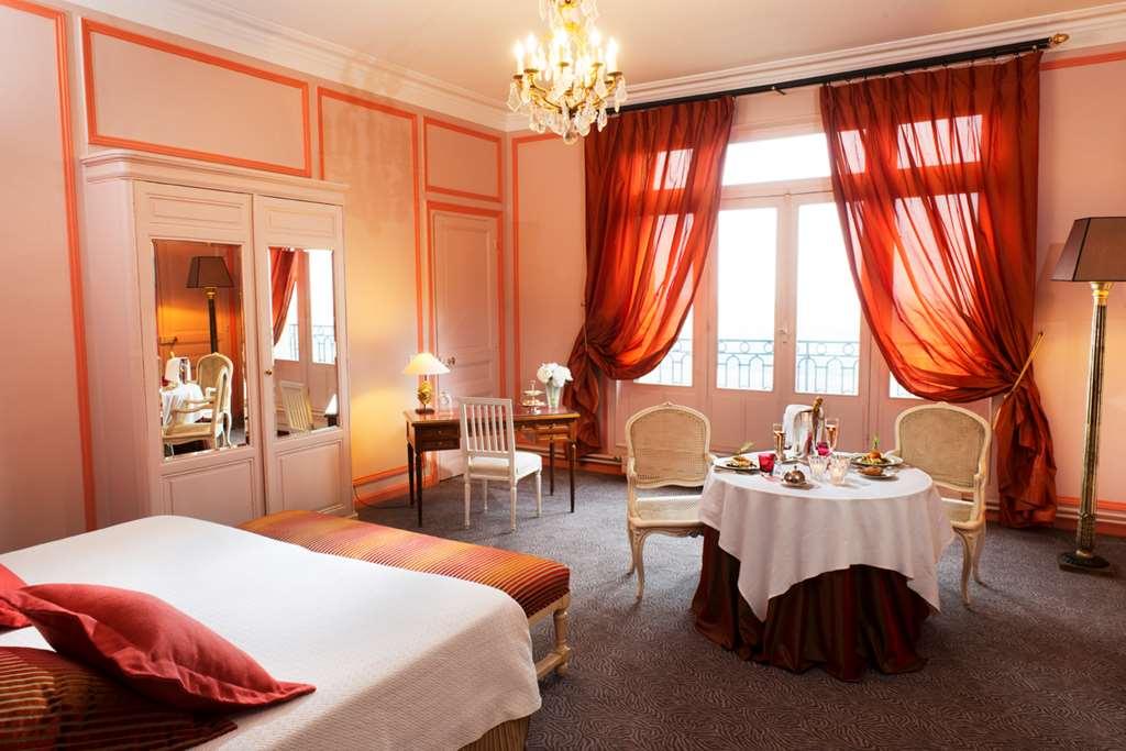 Pavillon Henri IV Hotel Saint-Germain-en-Laye Room photo