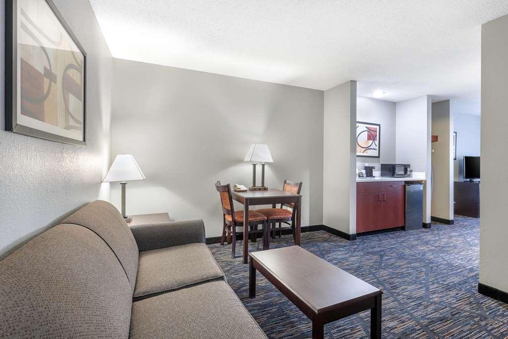 Quality Inn & Suites Lincoln Room photo