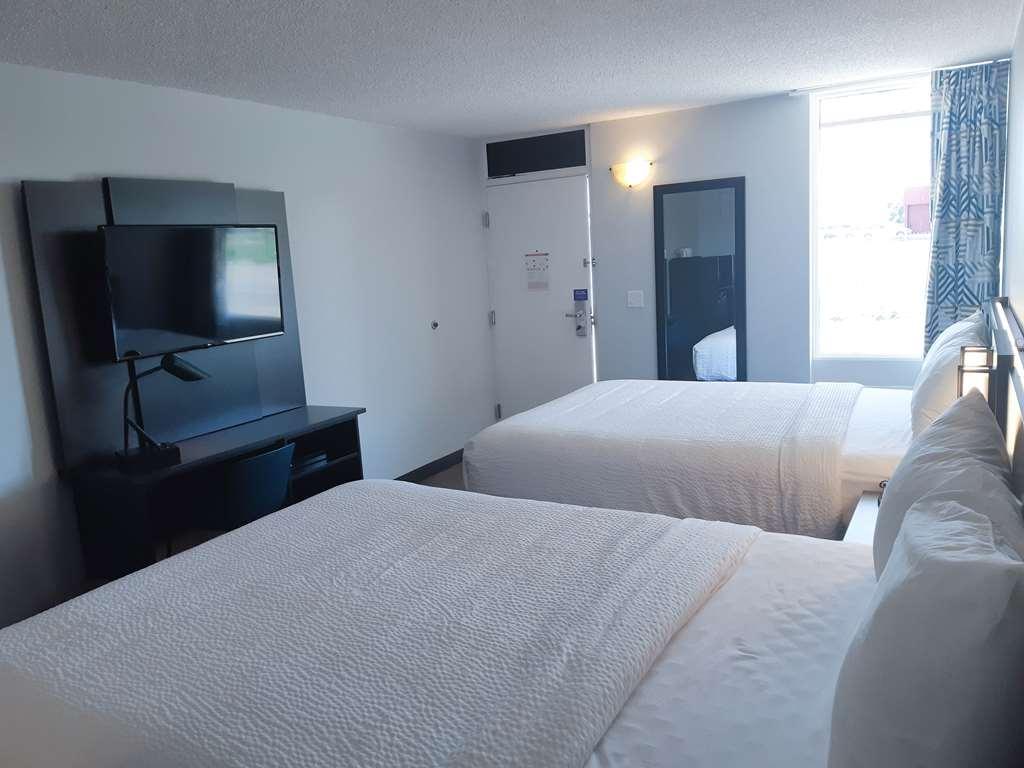 Motel 6 Brooks Ab Room photo