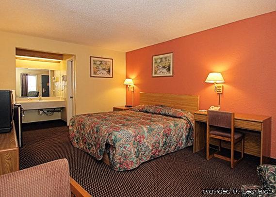 Econo Lodge Urbandale-Northwest Des Moines Room photo