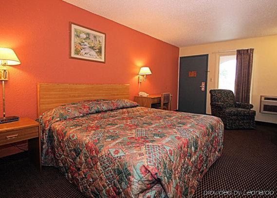 Econo Lodge Urbandale-Northwest Des Moines Room photo